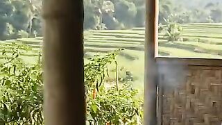 Kita tidak butuh banyak hal untuk merasa cukup. Cukup kesehatan, ketenangan, dan teman berbagi." #suasanapedesaan #haritua #nostalgic