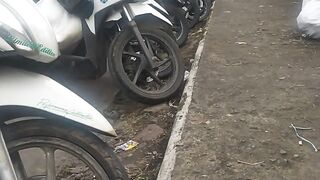 Parkiran di PJC pusat jajanan cikatomas