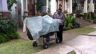 The Neighborhood S02E01