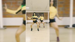 Indian Girl Yahvi Chavan Dance