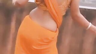 La La La He He Hee Dance