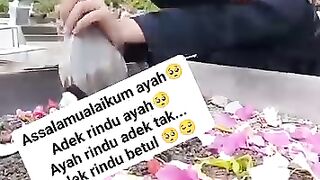 Assalamualaikum ayah???? Adek rindu ayah???? Ayah rindu adek tak... Adek rindu betul ???? #sad #rinduayah #fypppppppppp