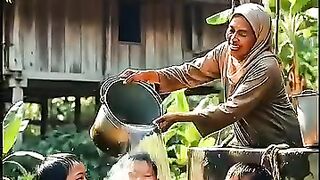 Boom????!! ️The 80s, still many villages depend on wells as their source of water in life.