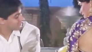 Chup chup kar larkion ko dekhna acha lagta hae