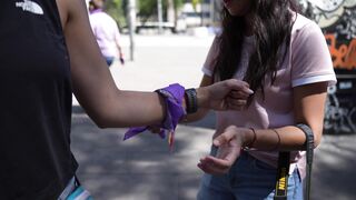 Wonder Woman - empowerment activity in mexican city | Trending HD Video