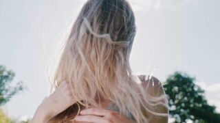 The Pioneer Woman - close up of a beautiful woman posing and looking at the camera | Trending H