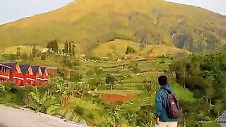Gunung sumbing ketika di pagi hari indah banget