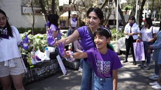 The Bold and the Beautiful - celebrating women s empowerment in mexico city | Trending HD Video