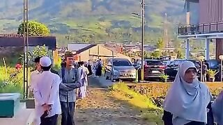 MasyaAllah suasana pedesaan yang di apit oleh dua gunung yaitu gunung sindoro dan gunung sumbing
