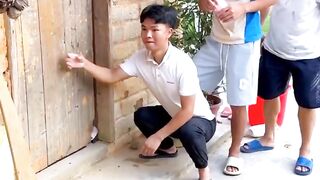 অতি লোভে যা হয় ???? Chinese funny video #funny #youtubeshorts #viral #4kvideo