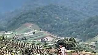 Menyusuri bukit, menata harap di bawah langit yang tak pernah ingkar ????✨ #trend #trending #nature #fyp
