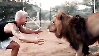 Lion Jump????.mp4.2026