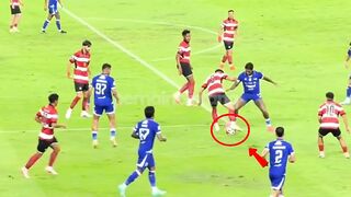 Proses Gol Ramon Tanque ke Gawang Madura United