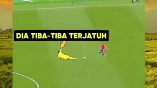 Kiper terjatuh karena cedera, tapi Vargas tetap lanjutkan serangan dan cetak gol hingga selebrasi. ⚽️????