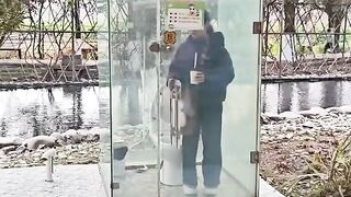 Public toilet
