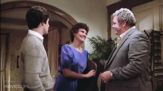 Gremlins (1_6) Movie CLIP - Billy Meets Gizmo (1984) HD.