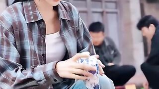 Ditabrak Idola Kampus, Aku Jadi Rebutan Episode 02