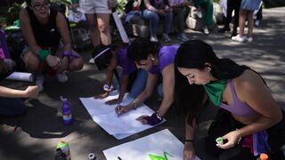 The Bold and the Beautiful - empowering women painting in urban park | Trending HD Video