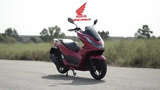 Honda PCX 160 vs Vespa Sprint 150 Can the Italian brand hold its own in a drag race