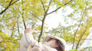 Travelon - filming spring blossoms in tokyo park | Trending HD Video