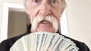 Hi i am looking for a wife, i will give her more money