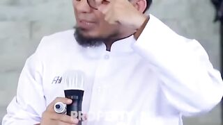 Ustadz Adi Hidayat 11