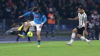 Gol do Napoli contra a Juventus