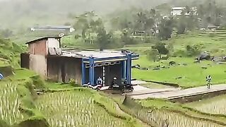 Suasana syahdu turun hujan di kampung indah seperti lukisan???? -  #suasanakampung #vibes #hujan