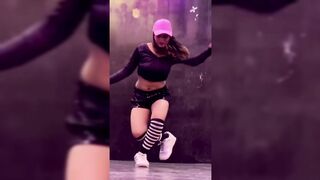 Indian Girl Oshin Shahu Dance 2