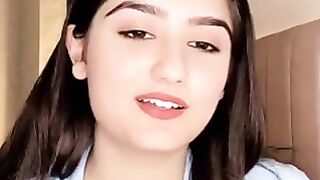 Mohabbat Kar De tune yaar Mujhe Pyar chahie Tera