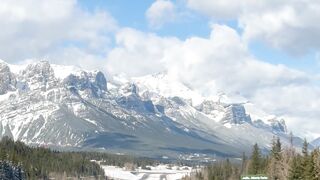 Travelon - scenic drive through canadian rockies | Trending HD Video