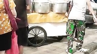 Yang Antri Beli Takzil ampe 100 meter | Takzil Viral