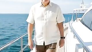 Hello everyone I am looking for a girl I will support and give her want 2