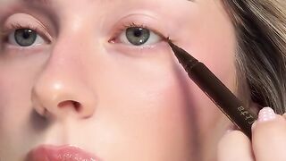 Two eyeliner hackswhich one do you like more halo eyeliner or smokey reverse liner products Stila Cosmetics stay all day liner in brown Makeup