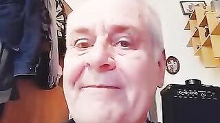 Hello everyone, I am here looking for a lady i will marry and give more money