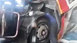 Mengerikan Kecelakaan Kerja Bisa Terjadi | Hati Hati Dalam Bekerja dan waspada