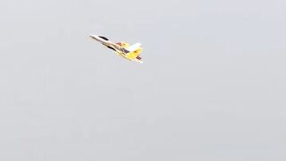 খুদে বিজ্ঞানী বাংলাদেশি ফাইটার বিমান তৈরি
