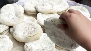 Old-School Cake That Never Went Viral #food #chinafood #trending #viral #shorts