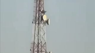 Middle East Under Attack: US Forces & Dubai Targeted