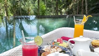 Travelpro - luxurious floating breakfast in tropical paradise | Trending HD Video 2