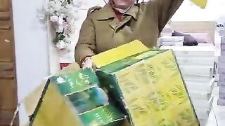 تم نفاذ زيت الزيتون بفضل الله وانتظرو الدفعه الجاية
