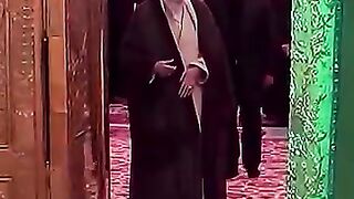 Ayatulloh Ali khamanei Kekuatan Pemimpin Berdoa Bukan Senjata