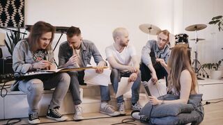 Funnyfuzzy - a band having a meeting | Trending HD Video