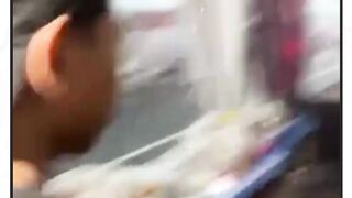 Detik² dramatis hujan disertai angin kencang di stand makanan dan miniman warga untuk berbuka puasa.