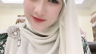 Elegance in Simplicity: A Stunning Hijab Look