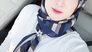 Sun-Kissed Hijabi Style