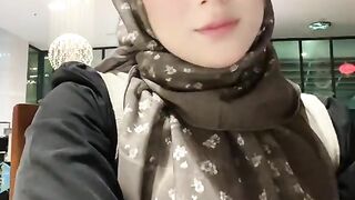 Unveiling Elegance: A Stunning Hijab Style