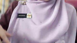 Unveiling Hidden Talents: The Amazing Skills of a Young Hijabi