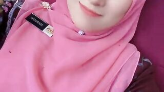Unveiling Elegance: A Glimpse into Modern Hijab Style