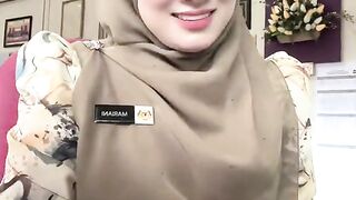 A Day in the Life of a Muslim Office Worker